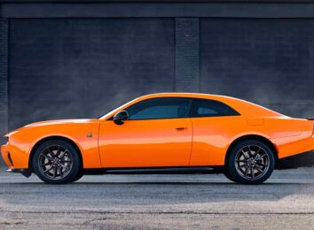 В гамме нового Dodge Charger появилась бензиновая версия Sixpack