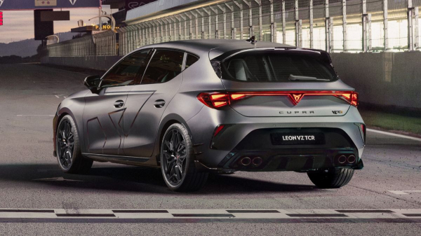 Лимитированный хот-хэтч Cupra Leon VZ и спецверсия VZ TCR: испанский экстрим Лимитированный хот-хэтч Cupra Leon VZ и спецверсия VZ TCR: испанский экстрим