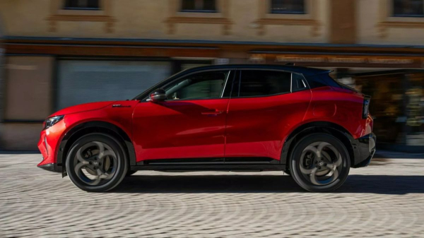 Паркетник Alfa Romeo Junior Sport Speciale обрел спортивный антураж