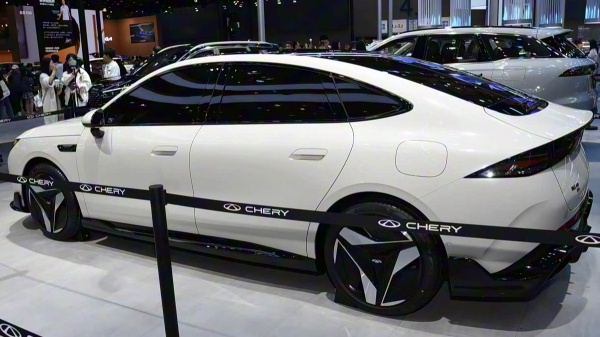 Представлены кроссовер Chery Fulwin T9L и седан Fulwin A9