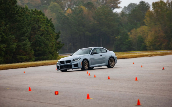 Она не боится быть неудобной. Первый тест-драйв новой BMW M2 CS
Она не боится быть неудобной. Первый тест-драйв новой BMW M2 CS