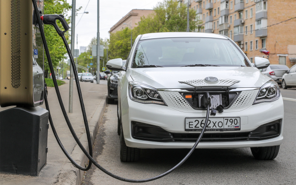 
            8 главных трендов авторынка России. Взлет Toyota, спад EV и рекорд Belgee
        